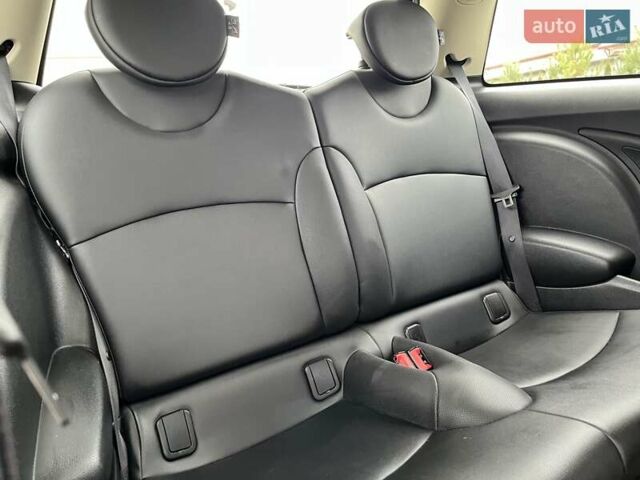 Бежевий Міні Cooper, об'ємом двигуна 1.6 л та пробігом 110 тис. км за 8199 $, фото 93 на Automoto.ua