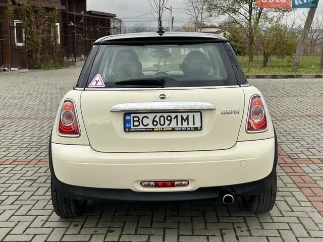 Бежевий Міні Cooper, об'ємом двигуна 1.6 л та пробігом 110 тис. км за 8199 $, фото 10 на Automoto.ua