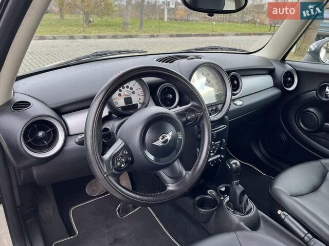 Бежевий Міні Cooper, об'ємом двигуна 1.6 л та пробігом 110 тис. км за 8199 $, фото 76 на Automoto.ua