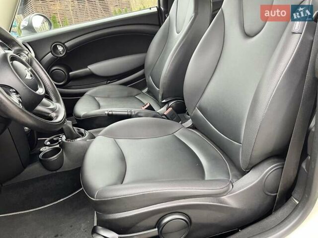 Бежевий Міні Cooper, об'ємом двигуна 1.6 л та пробігом 110 тис. км за 8199 $, фото 70 на Automoto.ua