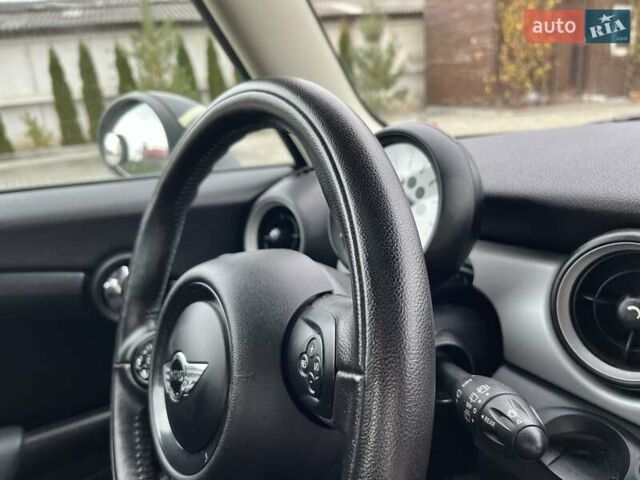 Бежевий Міні Cooper, об'ємом двигуна 1.6 л та пробігом 110 тис. км за 8199 $, фото 96 на Automoto.ua