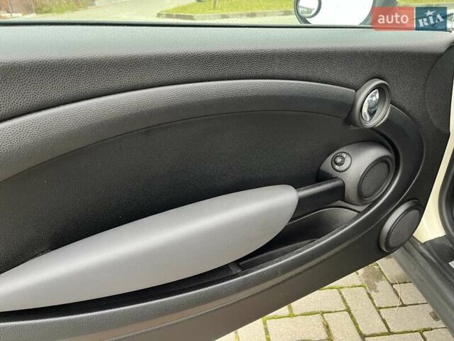 Бежевий Міні Cooper, об'ємом двигуна 1.6 л та пробігом 110 тис. км за 8199 $, фото 78 на Automoto.ua