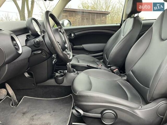 Бежевий Міні Cooper, об'ємом двигуна 1.6 л та пробігом 110 тис. км за 8199 $, фото 105 на Automoto.ua