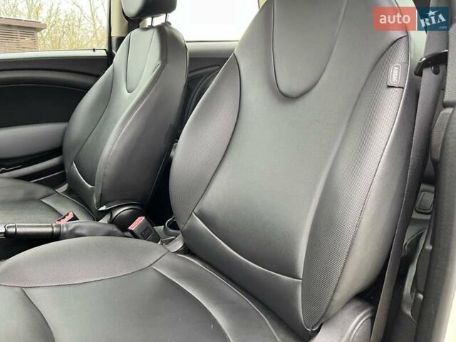 Бежевий Міні Cooper, об'ємом двигуна 1.6 л та пробігом 110 тис. км за 8199 $, фото 106 на Automoto.ua