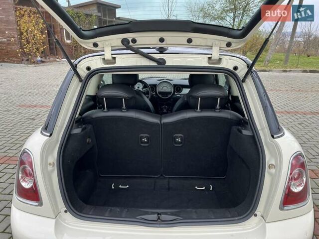 Бежевий Міні Cooper, об'ємом двигуна 1.6 л та пробігом 110 тис. км за 8199 $, фото 98 на Automoto.ua
