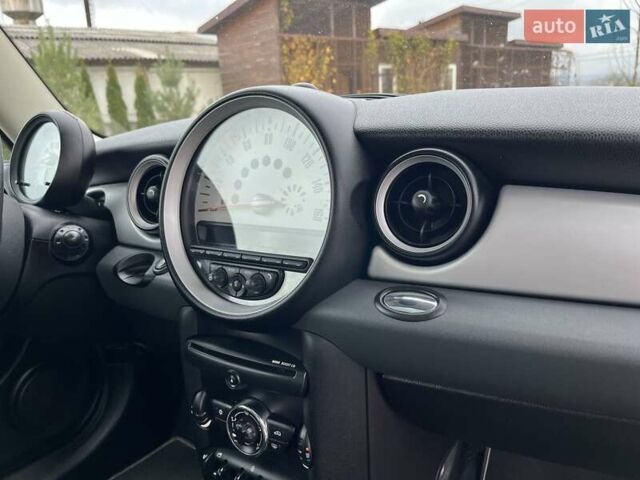 Бежевий Міні Cooper, об'ємом двигуна 1.6 л та пробігом 110 тис. км за 8199 $, фото 95 на Automoto.ua