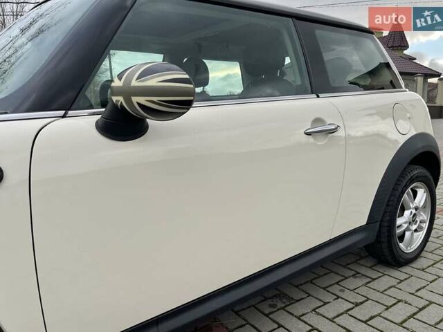 Бежевий Міні Cooper, об'ємом двигуна 1.6 л та пробігом 110 тис. км за 8199 $, фото 33 на Automoto.ua