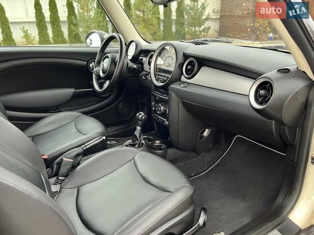 Бежевий Міні Cooper, об'ємом двигуна 1.6 л та пробігом 110 тис. км за 8199 $, фото 86 на Automoto.ua