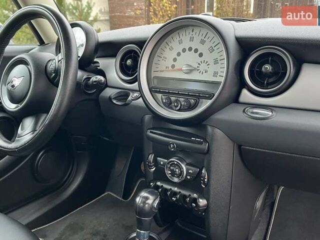Бежевий Міні Cooper, об'ємом двигуна 1.6 л та пробігом 110 тис. км за 8199 $, фото 94 на Automoto.ua