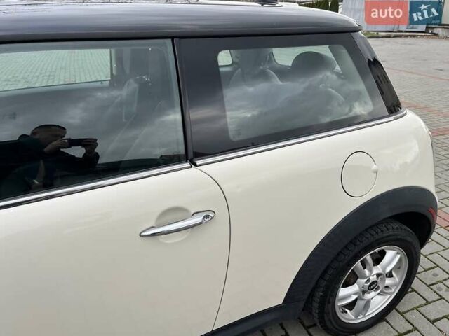 Бежевий Міні Cooper, об'ємом двигуна 1.6 л та пробігом 110 тис. км за 8199 $, фото 34 на Automoto.ua