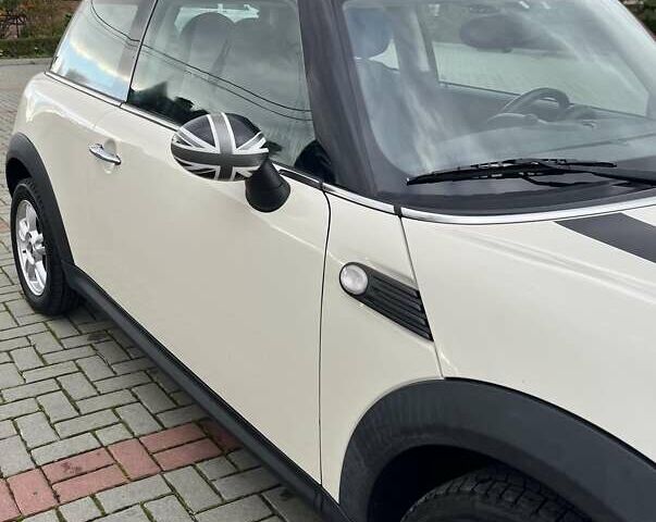 Бежевий Міні Cooper, об'ємом двигуна 1.6 л та пробігом 110 тис. км за 8199 $, фото 40 на Automoto.ua