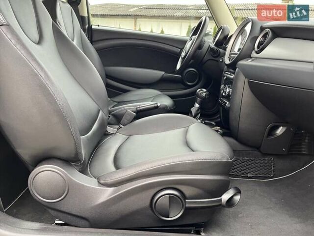 Бежевий Міні Cooper, об'ємом двигуна 1.6 л та пробігом 110 тис. км за 8199 $, фото 103 на Automoto.ua