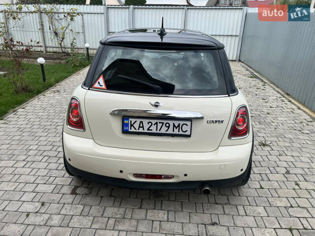 Бежевый Мини Купер, объемом двигателя 1.6 л и пробегом 148 тыс. км за 8500 $, фото 3 на Automoto.ua