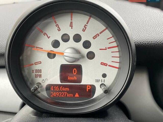 Бежевий Міні Cooper, об'ємом двигуна 1.6 л та пробігом 249 тис. км за 7600 $, фото 9 на Automoto.ua