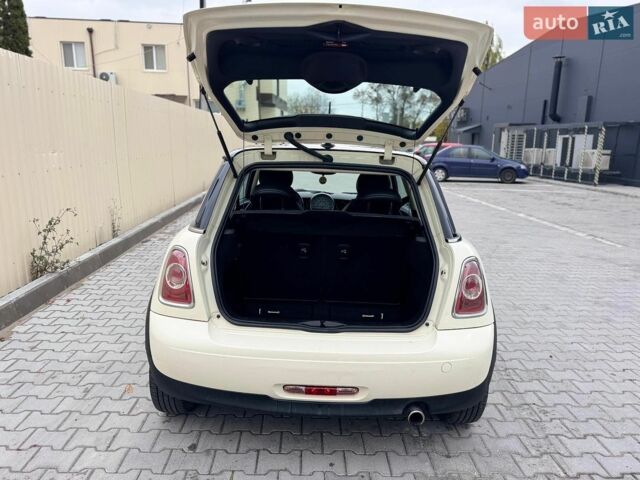 Бежевий Міні Cooper, об'ємом двигуна 1.6 л та пробігом 190 тис. км за 7799 $, фото 4 на Automoto.ua