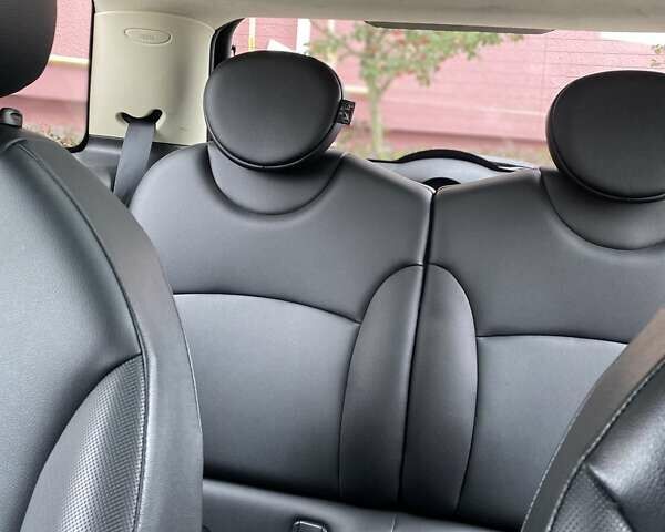 Бежевий Міні Cooper, об'ємом двигуна 1.6 л та пробігом 249 тис. км за 7600 $, фото 14 на Automoto.ua