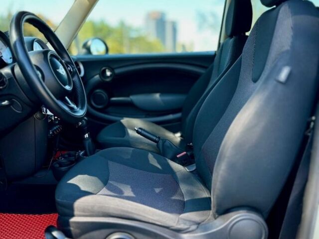 Бежевый Мини Купер, объемом двигателя 1.6 л и пробегом 132 тыс. км за 8999 $, фото 10 на Automoto.ua