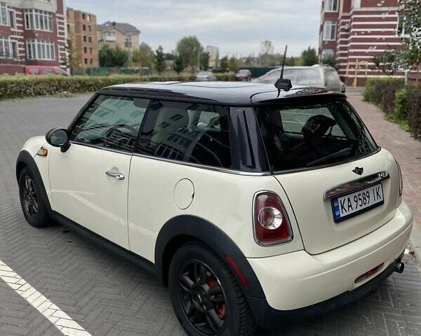 Бежевий Міні Cooper, об'ємом двигуна 1.6 л та пробігом 249 тис. км за 7600 $, фото 3 на Automoto.ua