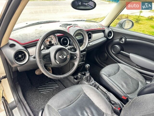 Бежевий Міні Cooper, об'ємом двигуна 2 л та пробігом 202 тис. км за 7777 $, фото 35 на Automoto.ua