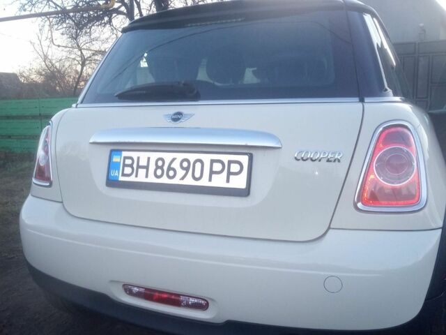 Бежевый Мини Купер, объемом двигателя 1.6 л и пробегом 78 тыс. км за 7500 $, фото 5 на Automoto.ua