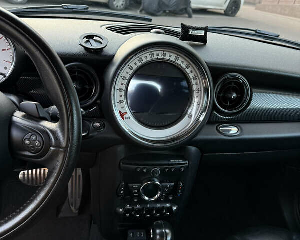 Бежевый Мини Купер, объемом двигателя 2 л и пробегом 119 тыс. км за 11200 $, фото 16 на Automoto.ua