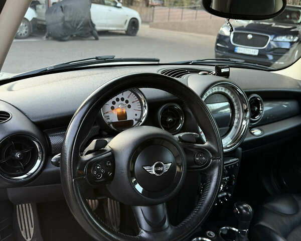 Бежевый Мини Купер, объемом двигателя 2 л и пробегом 119 тыс. км за 11200 $, фото 15 на Automoto.ua