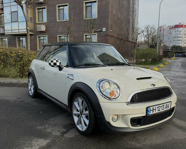 Бежевый Мини Купер, объемом двигателя 2 л и пробегом 119 тыс. км за 11200 $, фото 3 на Automoto.ua