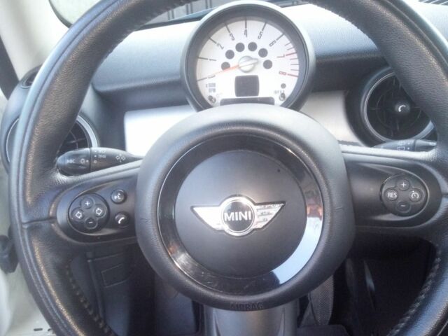 Бежевый Мини Купер, объемом двигателя 1.6 л и пробегом 78 тыс. км за 7500 $, фото 22 на Automoto.ua