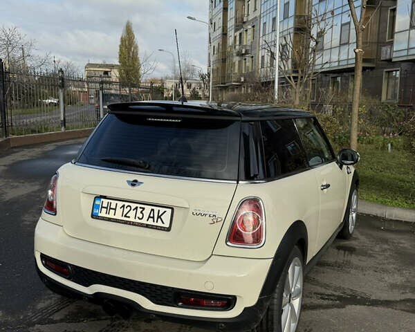 Бежевый Мини Купер, объемом двигателя 2 л и пробегом 119 тыс. км за 11200 $, фото 8 на Automoto.ua