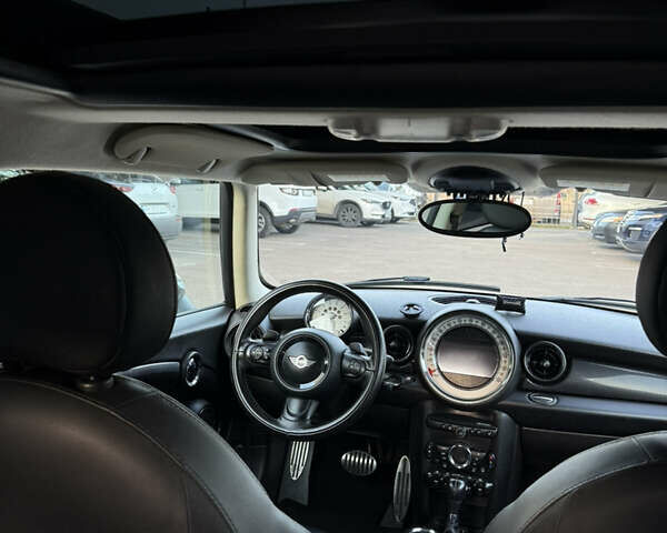 Бежевый Мини Купер, объемом двигателя 2 л и пробегом 119 тыс. км за 11200 $, фото 10 на Automoto.ua