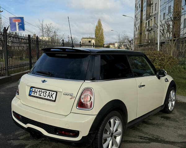 Бежевый Мини Купер, объемом двигателя 2 л и пробегом 119 тыс. км за 11200 $, фото 6 на Automoto.ua