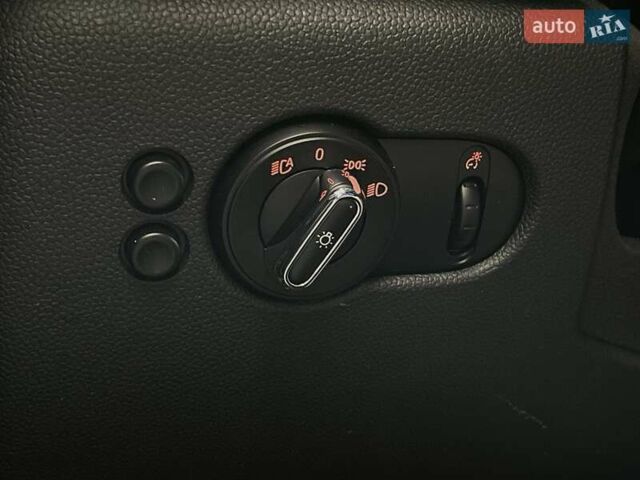 Бежевый Мини Купер, объемом двигателя 1.5 л и пробегом 110 тыс. км за 11798 $, фото 13 на Automoto.ua