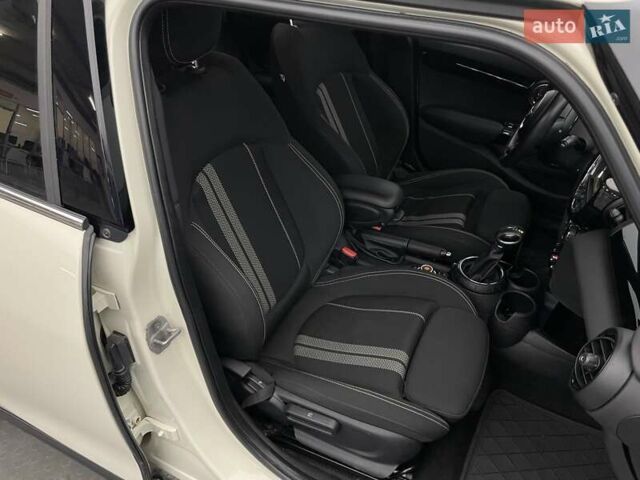 Бежевый Мини Купер, объемом двигателя 1.5 л и пробегом 110 тыс. км за 11798 $, фото 20 на Automoto.ua