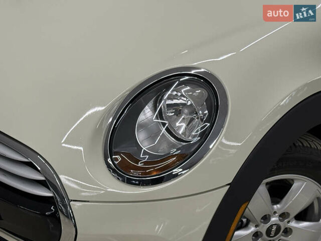 Бежевий Міні Cooper, об'ємом двигуна 1.5 л та пробігом 173 тис. км за 8799 $, фото 2 на Automoto.ua
