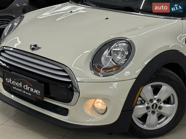 Бежевий Міні Cooper, об'ємом двигуна 1.5 л та пробігом 173 тис. км за 8799 $, фото 1 на Automoto.ua