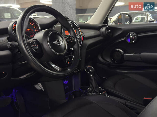 Бежевий Міні Cooper, об'ємом двигуна 1.5 л та пробігом 173 тис. км за 8799 $, фото 17 на Automoto.ua