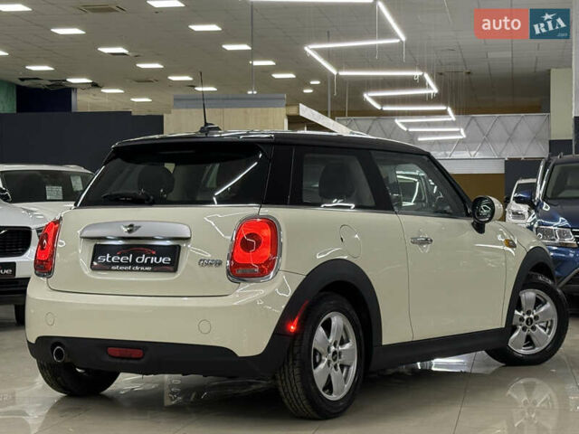 Бежевий Міні Cooper, об'ємом двигуна 1.5 л та пробігом 173 тис. км за 8799 $, фото 8 на Automoto.ua