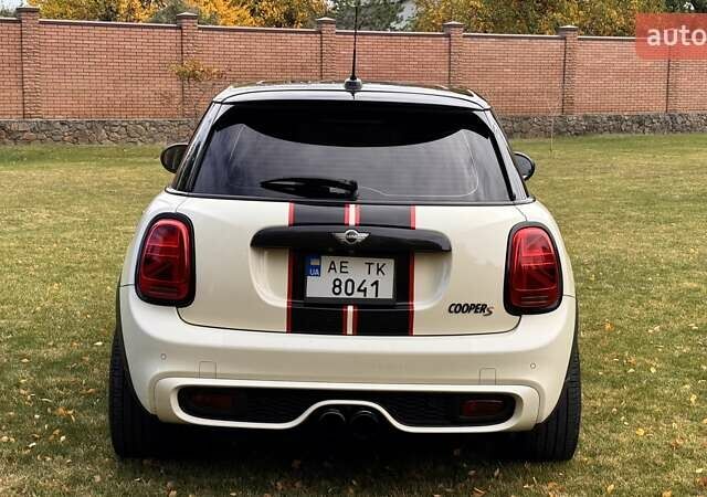 Бежевый Мини Купер, объемом двигателя 2 л и пробегом 95 тыс. км за 16000 $, фото 4 на Automoto.ua