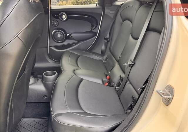 Бежевый Мини Купер, объемом двигателя 2 л и пробегом 95 тыс. км за 16000 $, фото 13 на Automoto.ua