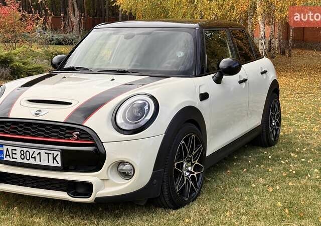 Бежевый Мини Купер, объемом двигателя 2 л и пробегом 95 тыс. км за 16000 $, фото 7 на Automoto.ua