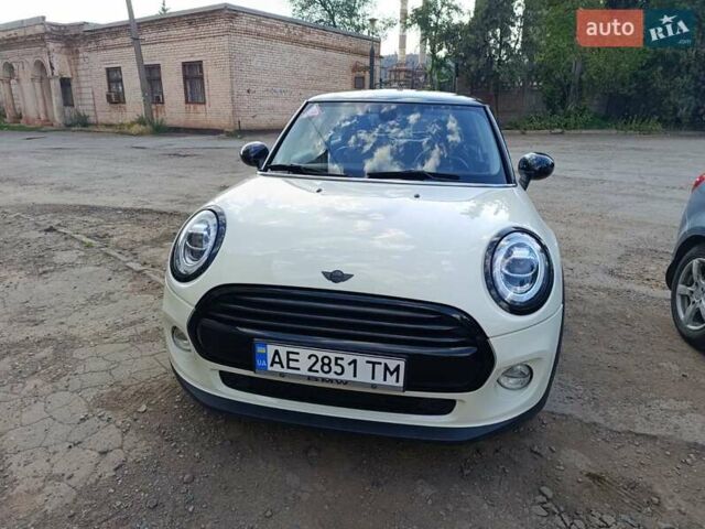 Бежевий Міні Cooper, об'ємом двигуна 1.5 л та пробігом 71 тис. км за 14800 $, фото 8 на Automoto.ua