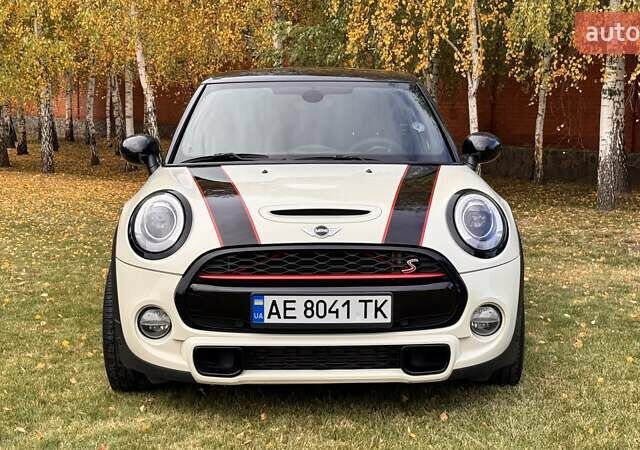 Бежевый Мини Купер, объемом двигателя 2 л и пробегом 95 тыс. км за 16000 $, фото 3 на Automoto.ua