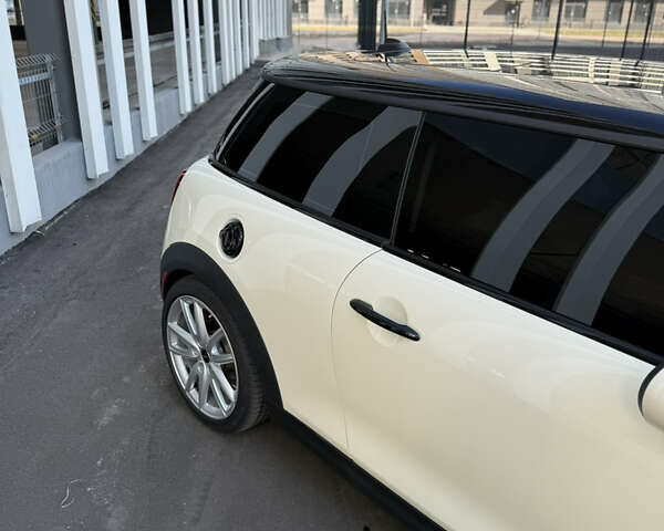Бежевий Міні Cooper, об'ємом двигуна 2 л та пробігом 140 тис. км за 15400 $, фото 21 на Automoto.ua