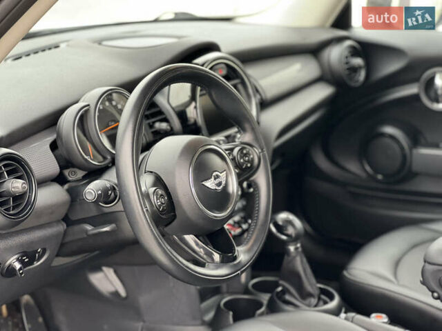 Бежевий Міні Cooper, об'ємом двигуна 1.5 л та пробігом 107 тис. км за 11500 $, фото 11 на Automoto.ua