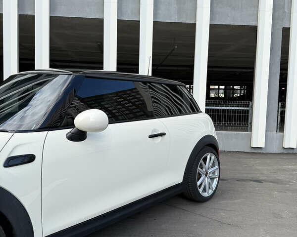 Бежевий Міні Cooper, об'ємом двигуна 2 л та пробігом 140 тис. км за 15400 $, фото 3 на Automoto.ua