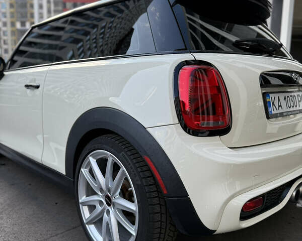 Бежевий Міні Cooper, об'ємом двигуна 2 л та пробігом 140 тис. км за 15400 $, фото 10 на Automoto.ua