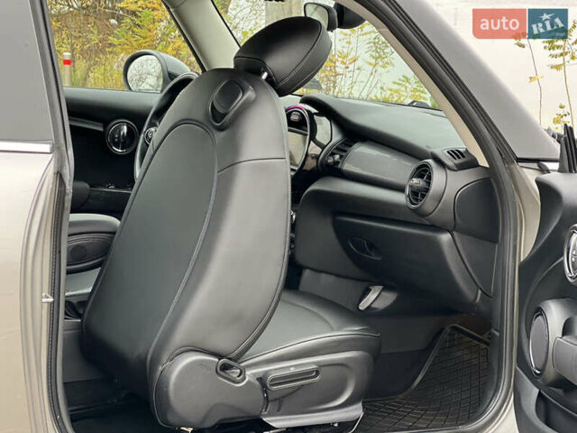 Бежевий Міні Cooper, об'ємом двигуна 1.5 л та пробігом 107 тис. км за 11500 $, фото 15 на Automoto.ua