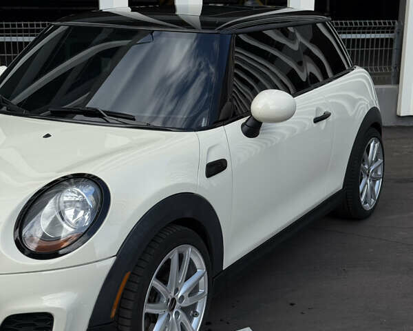 Бежевий Міні Cooper, об'ємом двигуна 2 л та пробігом 140 тис. км за 15400 $, фото 1 на Automoto.ua
