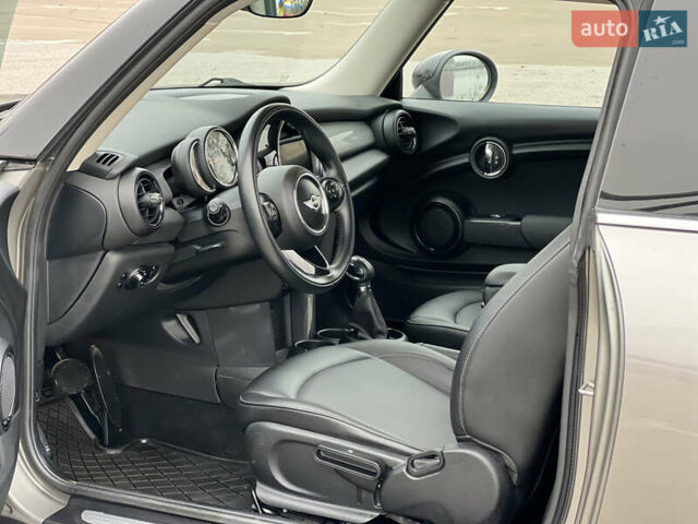 Бежевий Міні Cooper, об'ємом двигуна 1.5 л та пробігом 107 тис. км за 11500 $, фото 10 на Automoto.ua