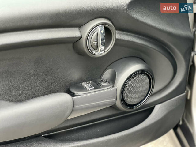 Бежевий Міні Cooper, об'ємом двигуна 1.5 л та пробігом 107 тис. км за 11500 $, фото 9 на Automoto.ua